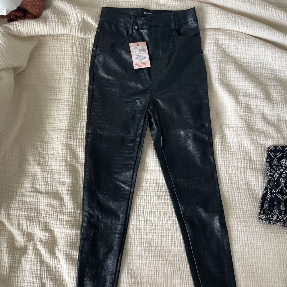 Snake print leather pants. Never worn size US 2 tall